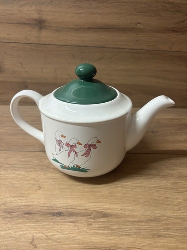 Hornsea pottery farmyard geese - hornsea,