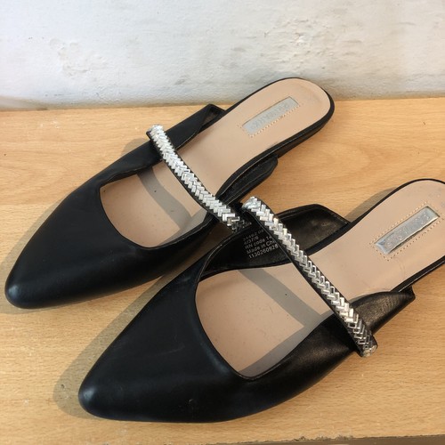 Flat shoes with shiny detail - flat,