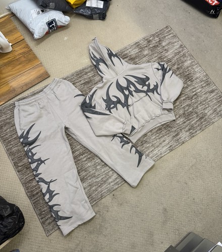 Named collective grey flame - collective,