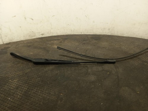 Mercedes gla class right wiper - class,
