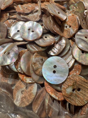 Rare colour shell buttons - rare,