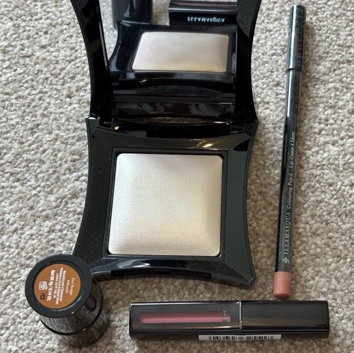 Illamasqua make bulk set - up,