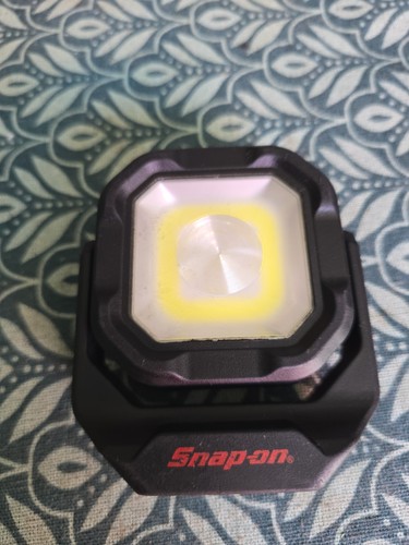 Snap 500 lumen fresnel - on,