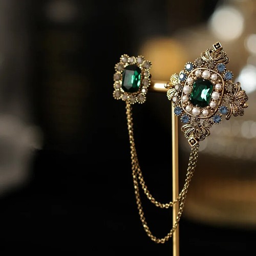 Women baroque british style - baroque,