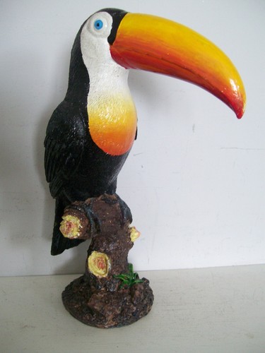 Nice toucan tree - stump, bar
