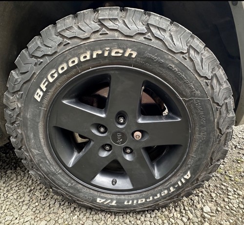Rare genuine superb 2014 jeep - rare,