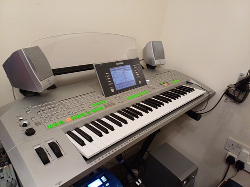 Yamaha tyros keyboard - yamaha,