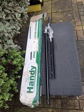 The Handy  Universal Hedge