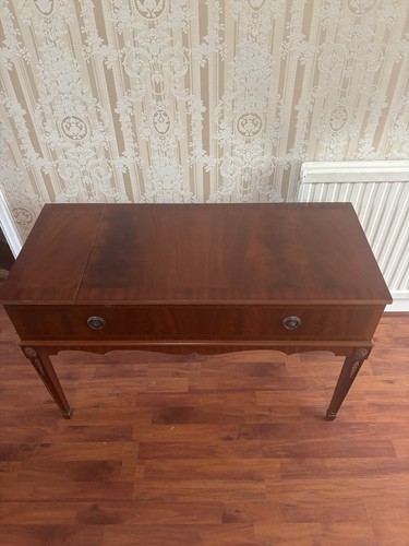 Dynatron mahogony radiogram
