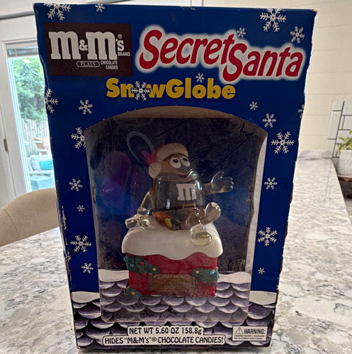 Secret santa snow globe - m&m's,
