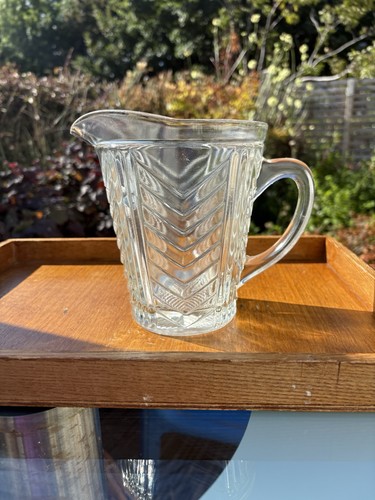 Vintage art deco chevron - art,