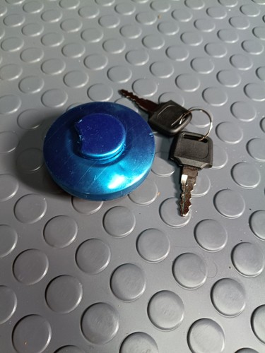 Locking petrol cap - locking, for