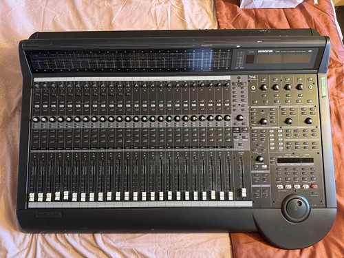 Mackie d8b channel - 24, mixer