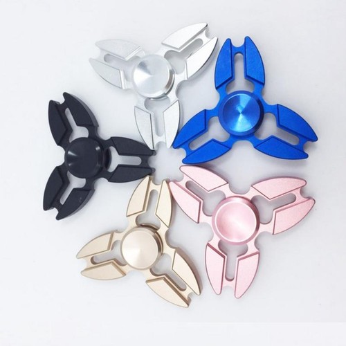 Aluminum alloy trefoil fidget - aluminum,