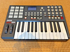 AKAI MPK25 25-Key MIDI Keyboard USB Controller DAW Control