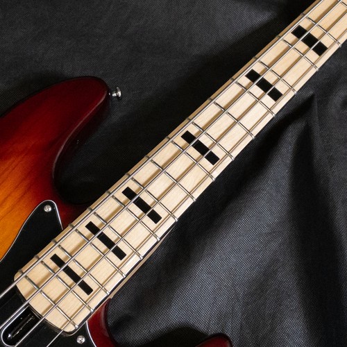 Sire marcus miller - sire,