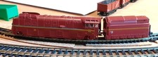 ARNOLD N GAUGE - 4-6-4 STREAMLINED LOCOMOTIVE 05002 - 10 WHEEL TENDER -DR MAROON
