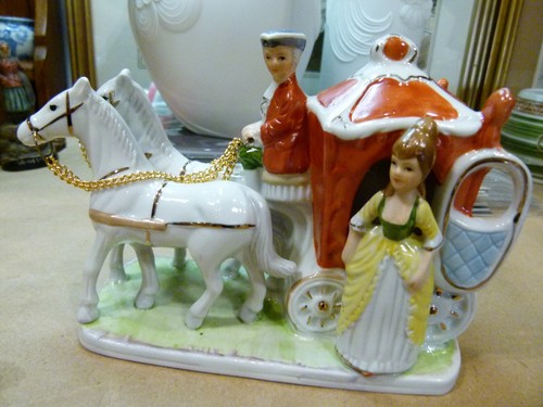 Horse and carriage - carriage, figurine