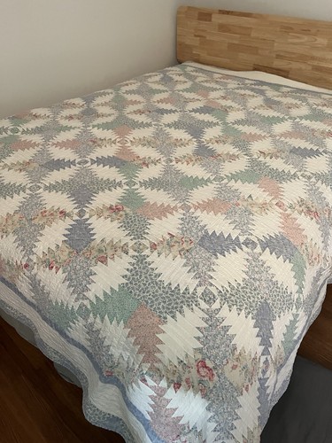Queen vintage arch quilts - vintage,
