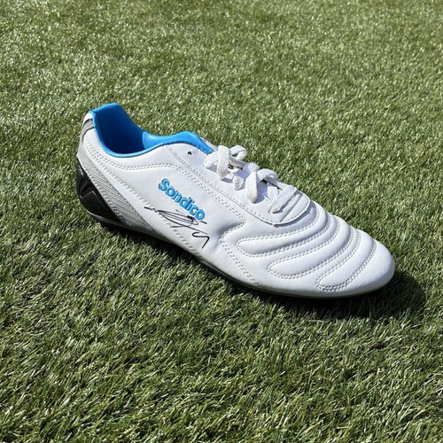 Roberto soldado signed white - signed,