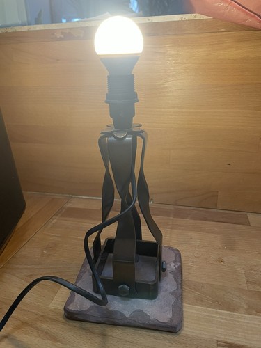 Arts crafts style lamp - style,