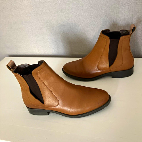 Women tan leather chelsea - women’s,