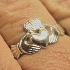 STERLING SILVER   IRISH FRIENDSHIP CLADDAGH RING SIZE W