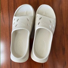 Reebok Beige Unisex Sandals