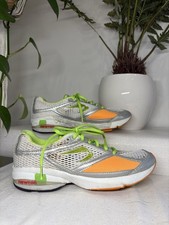 Women’s Newton motion