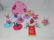 Zoobles Bundle of Figures + Case and Stands  BIN24E