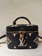 Louis Vuitton Vanity WV M EM
