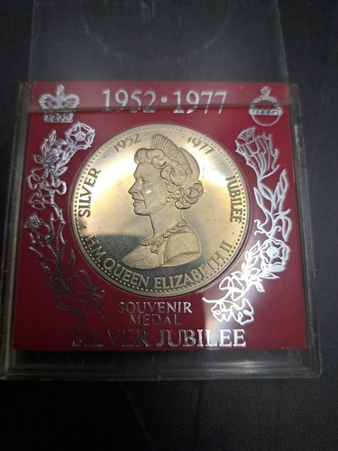 Item queen elizabeth - -,