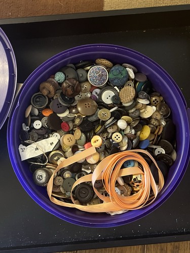 4kg buttons mixed - buttons, colours