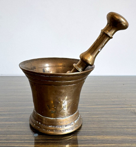Antique tudor rose mortar - rose, and