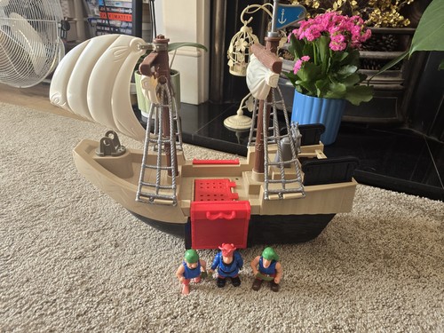 Redbox pirate ship vintage - redbox,