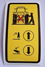 CASE/IH 5100 SERIES MAXXUM TRACTOR REMOTE HITCH RH REAR FENDER DECAL