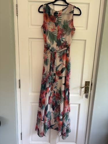 Long floaty sleeveless flowery - long,