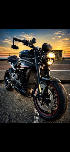 Triumph speed triple 1050rs - triumph,