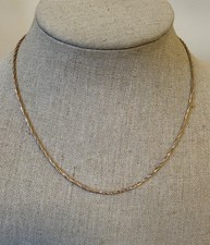 375 9ct Tri-Colour Gold 3