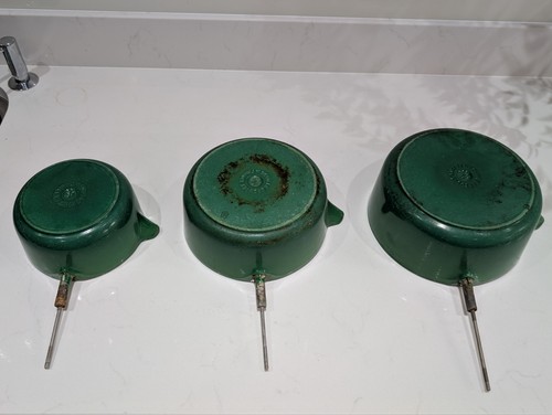 Creuset cast iron saucepans - le,