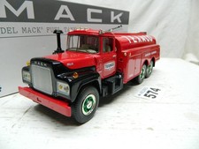 1st Gear 1:34 Mack R Model