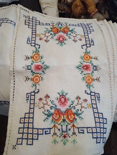 Vintage hand embroidered table - embroidered,