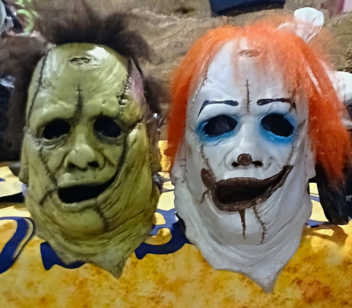Leatherface tots skinner masks - tots,