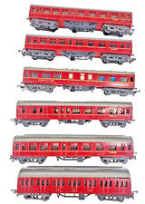Rack Of 6 Triang TT Coaches