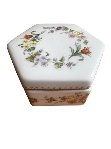 Vintage wedgewood bone china - wedgewood,