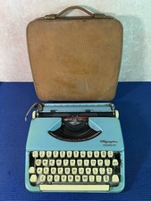 OLYMPIA SPLENDID 99 DUCK BLUE/CORAL BLUE TYPEWRITER.