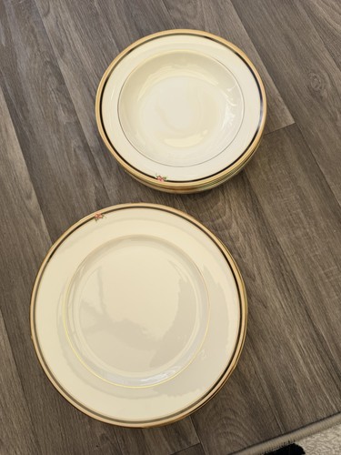 Wedgwood bone china plate - wedgwood,