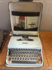 Vintage Olivetti Glasgow Lettera 22 Duck Egg Blue Typewriter With Case & Cover  