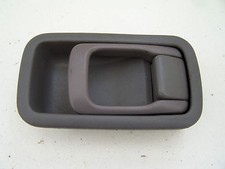 Nissan Micra drivers side interior door handle (1992-1997)