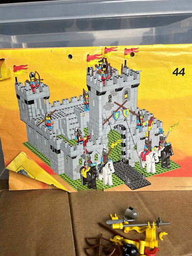 Lego castle 6080 king - castle, king’s